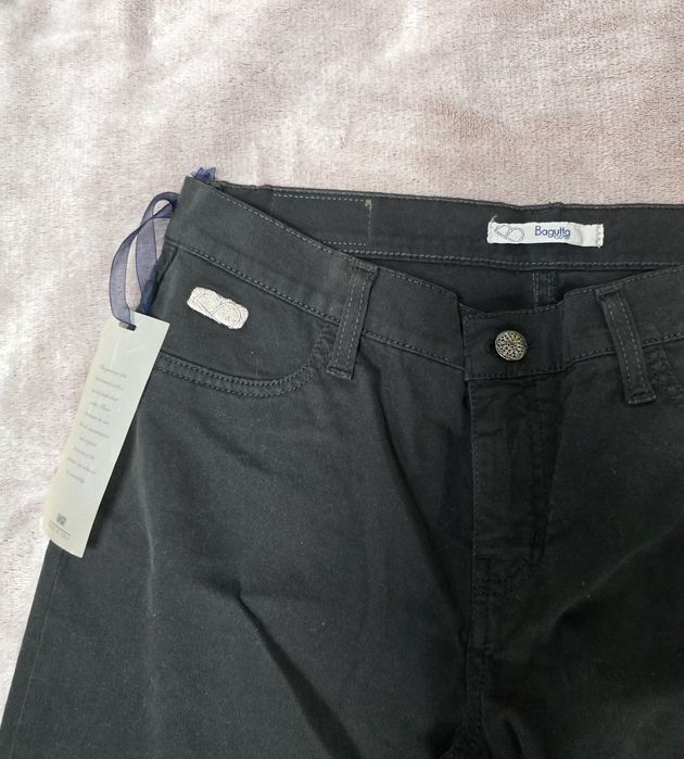 Pantaloni noi Bagutta