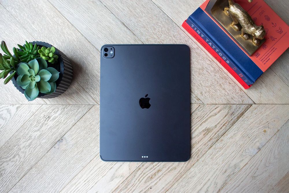 Apple iPad Pro 11, M5, 256GB, Standard Glass, Wi-Fi, SPACE BLACK + Aplle Pencil Pro
