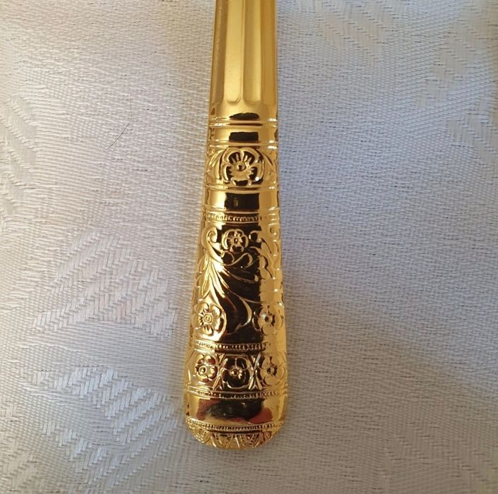 Set tacamuri aurite