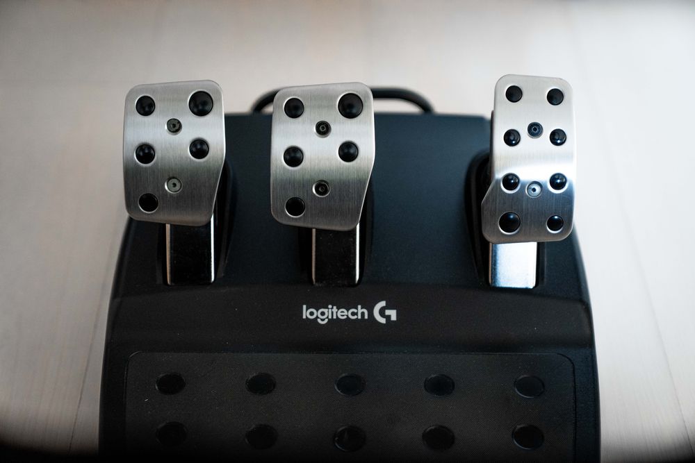 Sim rig Volan + Pedale Logitech G29, Scaun Playseat Challenge