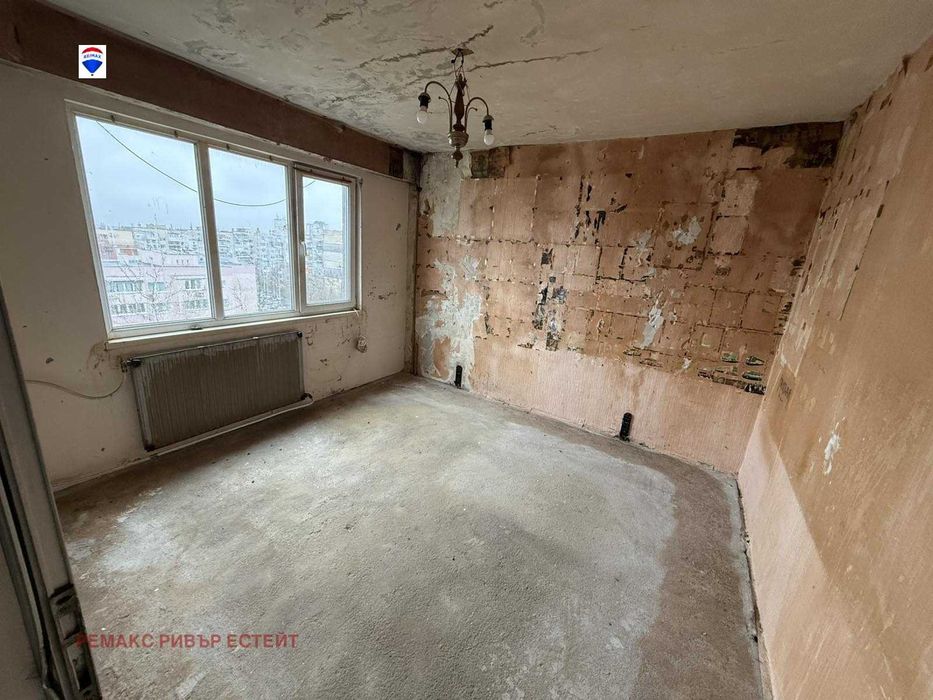 Двустаен апартамент за ремонт кв. Дружба 1