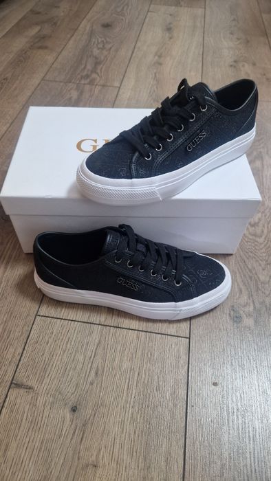 Дамски кецове GUESS