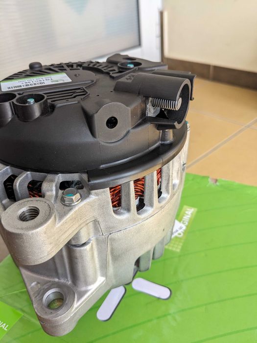 Алтернатор Valeo нов за Peugeot Citroen 2.0 1.6 hdi