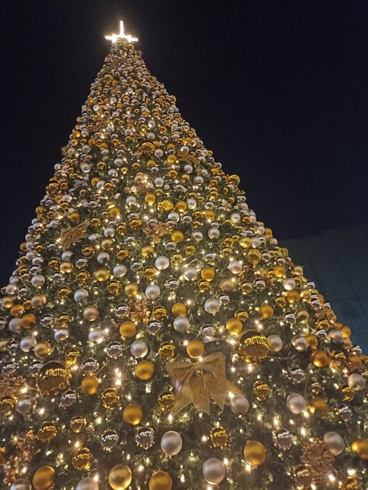 Ёлка , Арча ойинчоклар ва гирляндалар  5м до 30 м гачам нархлари келиш