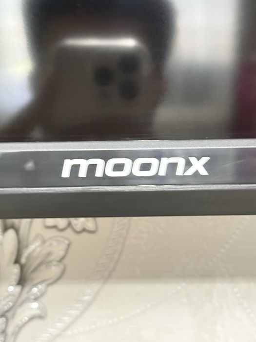 Srochna sotiladi 43 tali Moonx televizor