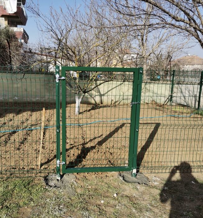 Дворни врати - оградни колове - оградни пана