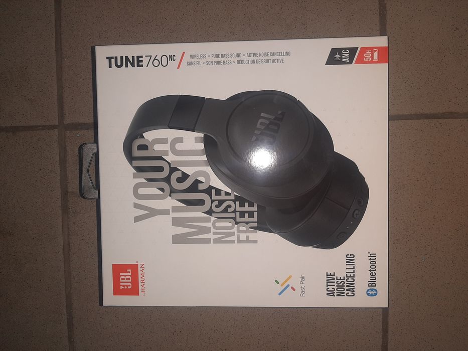 Наушники новые в упаковке