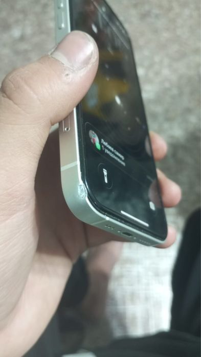 Продоется айфон 13