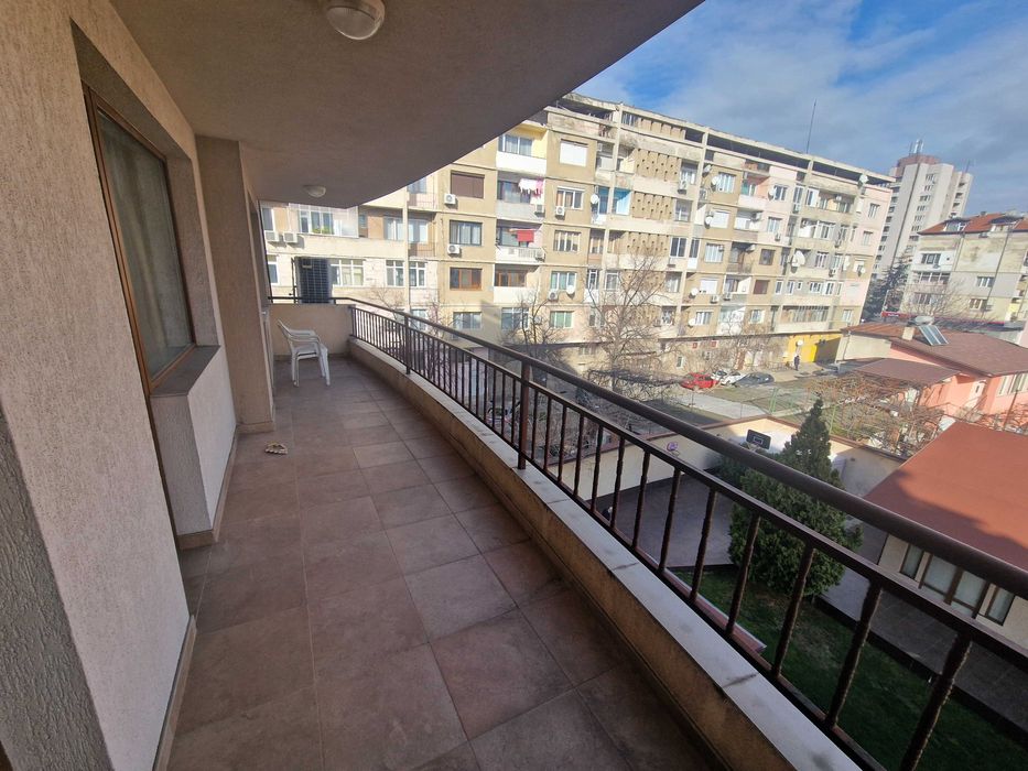 Продава се Многостаен апартамент в Благоевград, Широк център - 220 кв.м за 788 €/кв.м - Снимка #13