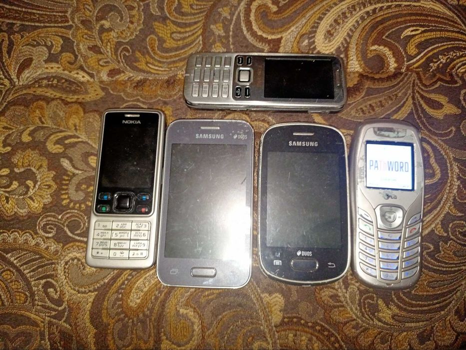 Продам Нокиа 6300 не работает