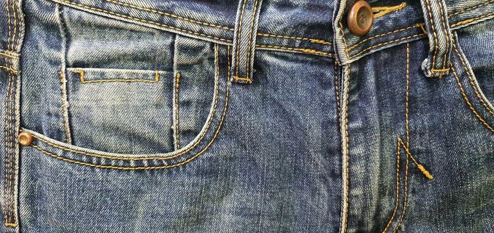 Джинсы на мальчика 14-15 лет.