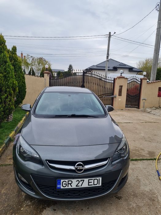 Opel astra j sedan