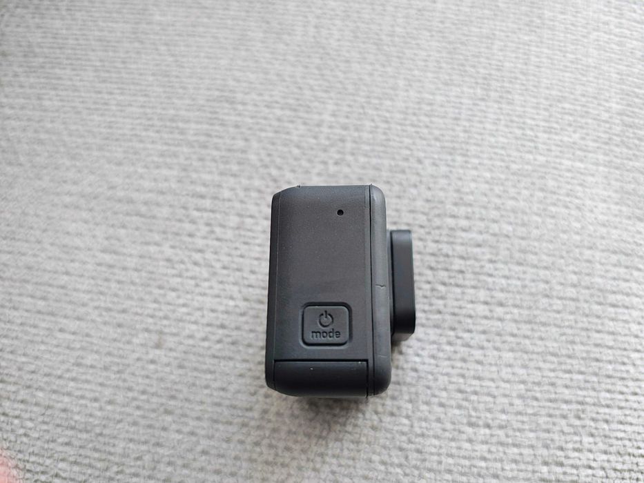 GoPro 7 Black с 3 батерии и трипод - Shorty + SD