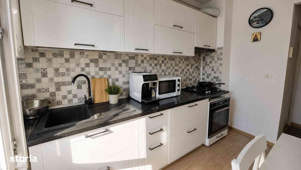 Apartament 3 camere, balcon, etaj 4, Făgăraș
