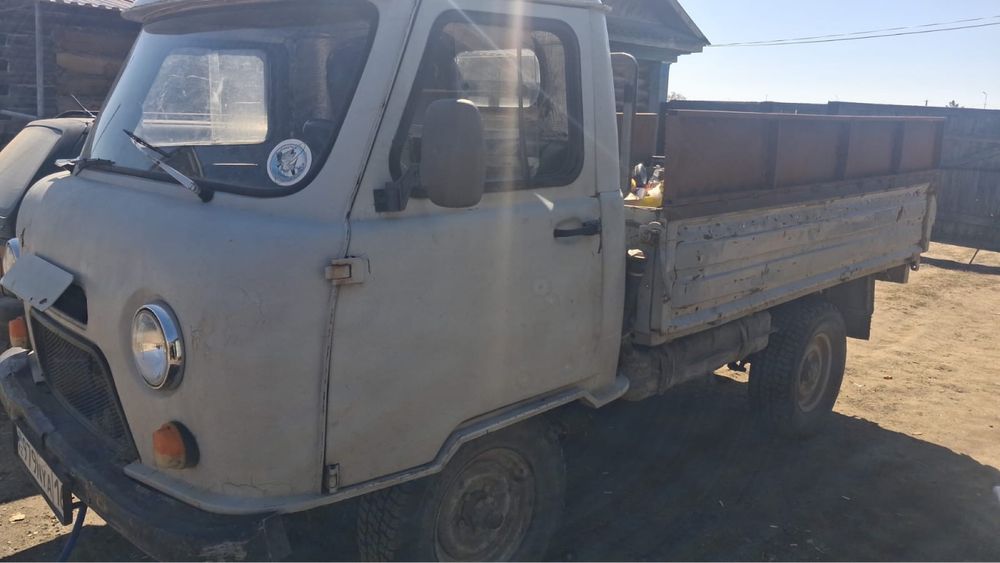 Продам уаз бортовой