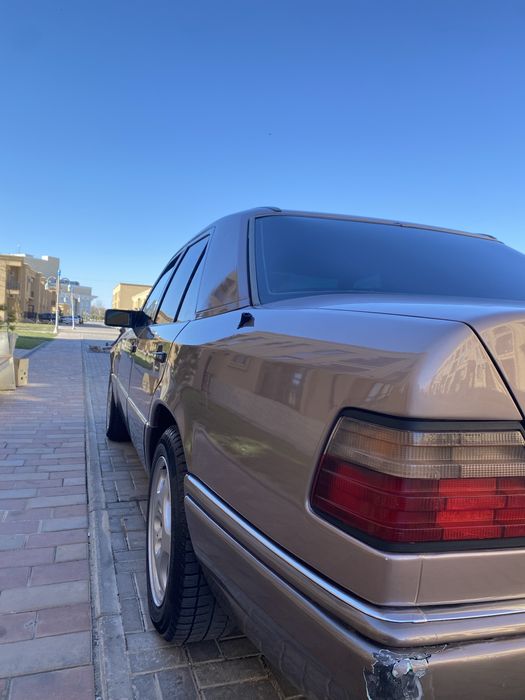 Мерседес 124 2.8