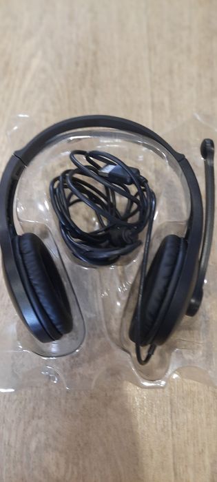 Продам наушники EDIFIER K800