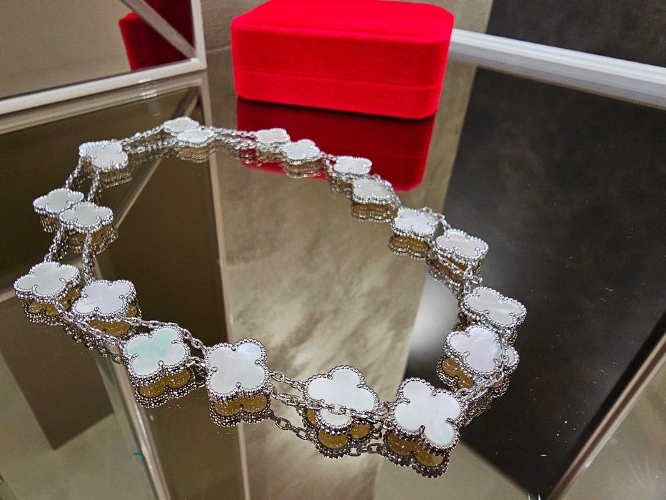 Van Cleef & Arpels VCA Silver Mother 20 Motifs Alhambra Дамско Колие