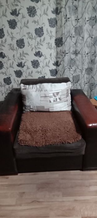 Продам диван и кресло б/у