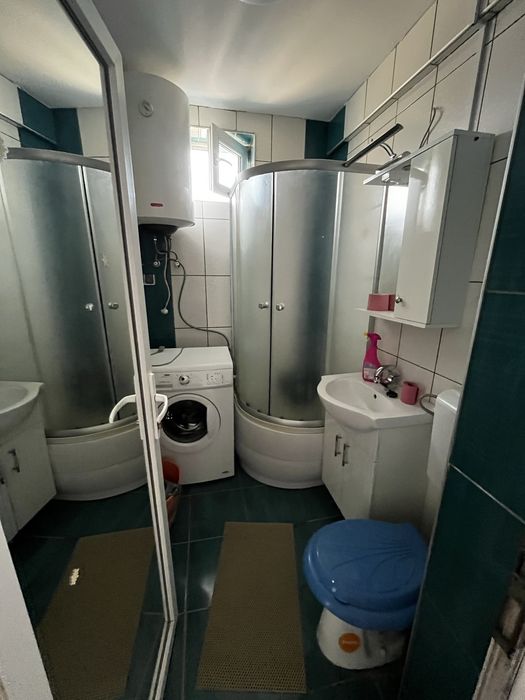 Inchiriez apartament