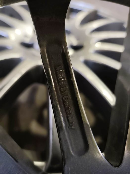Джанти за Alfa Romeo 17” 5x98
Продавам комплект алуминиеви джанти за Alfa Romeo.
17 цола, междуболтово разстояние 5x98.
Прави и здрави, без заварки.
И