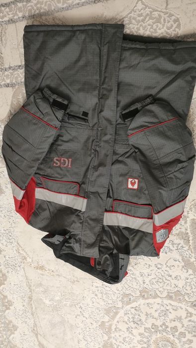 Продам спецовку новая