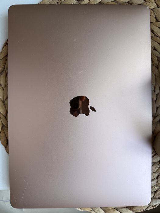 Apple Macbook Air 2020 13“ Intel i3 10th Gen 8GB RAM Rose Gold