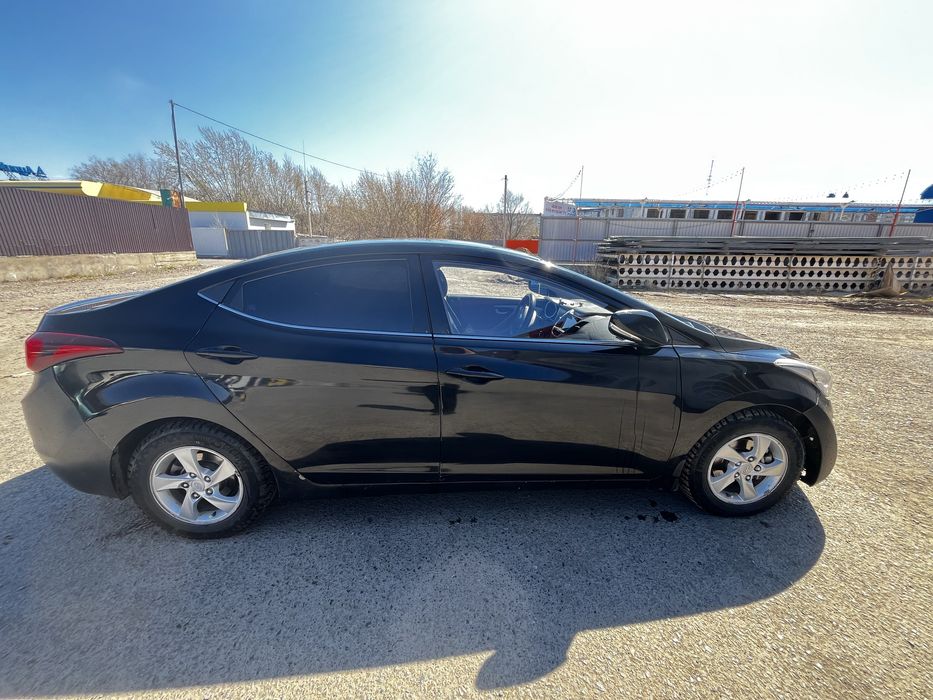 Продам hyundai elantra 2015