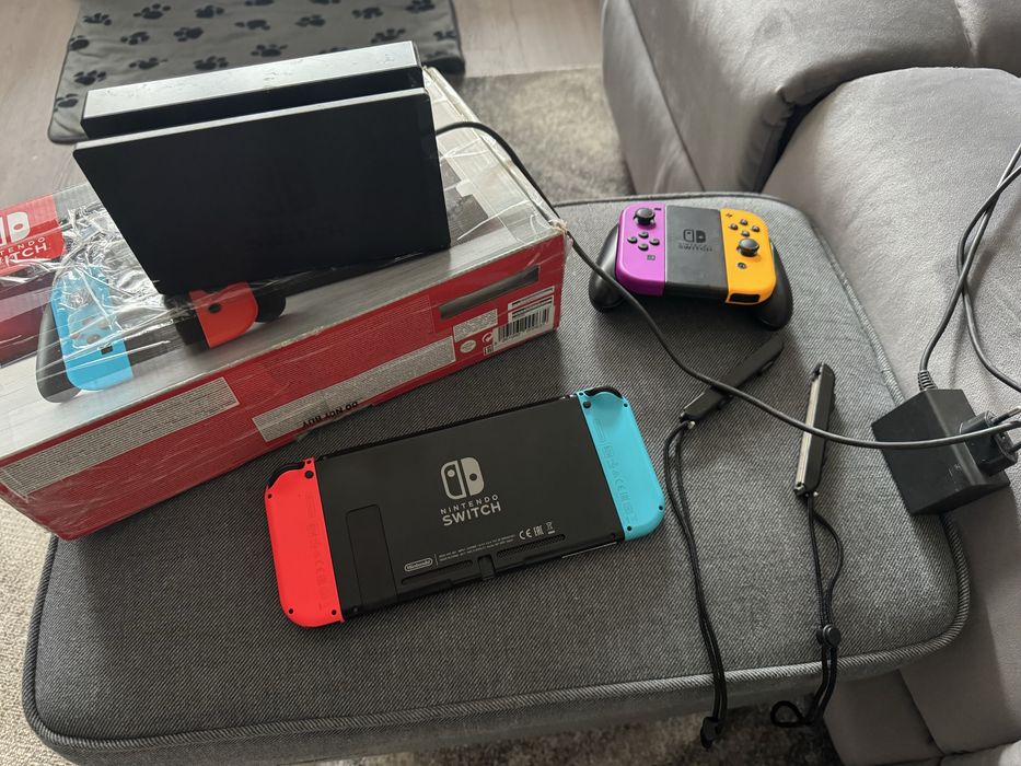 Consola gaming nintendo switch , modat cu 50 jocuri , pachet full