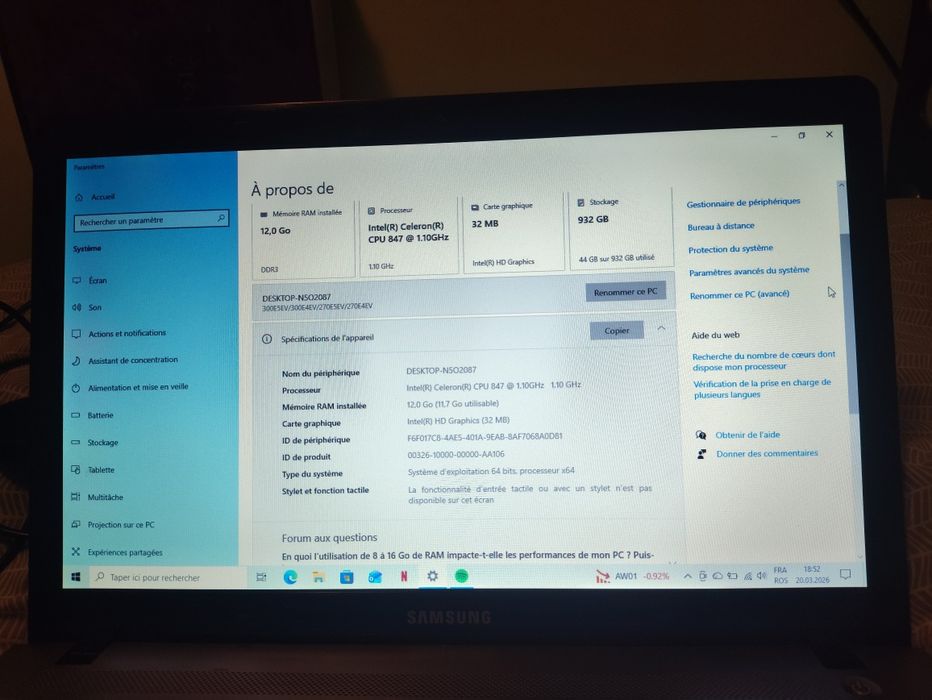 Un leptop Samsung de vânzare