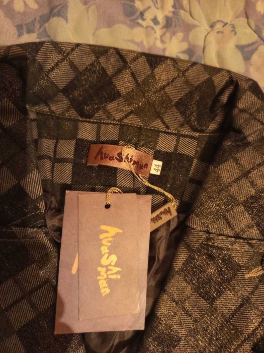 Костюм. Джинс. Фирменный. 44 р. Новый. С люрексом.