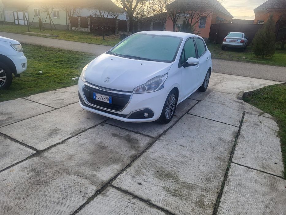 Vand sau schimb Peugout 208 an 2017