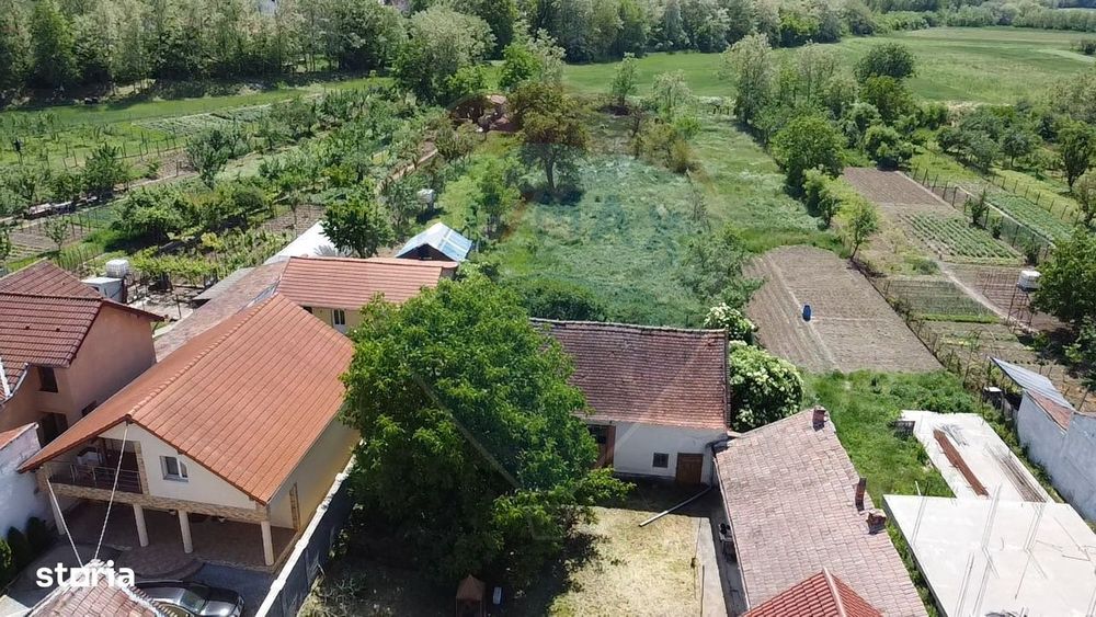 Casă cu teren generos în Ciugud cu 5 camere de vânzare