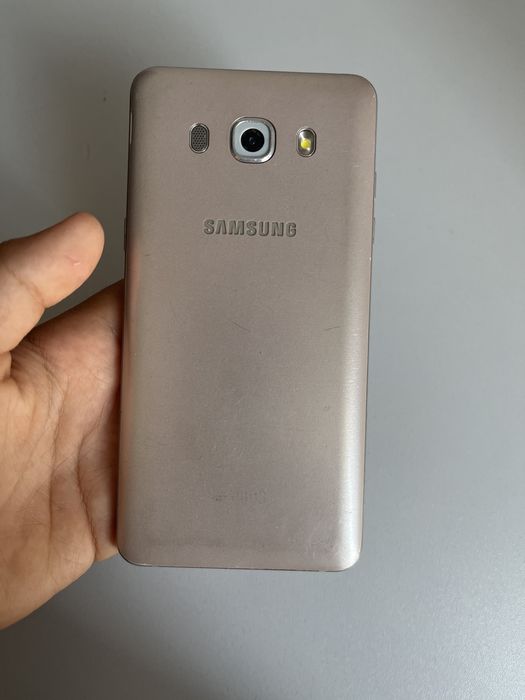 Самсунг ж5 бежывый
