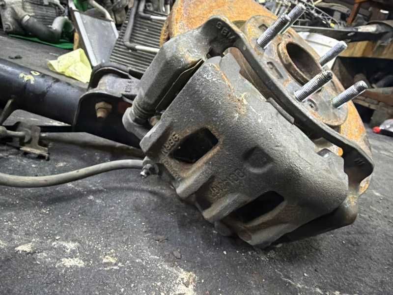 Суппорт на Hyundai Santa Fe (CM)