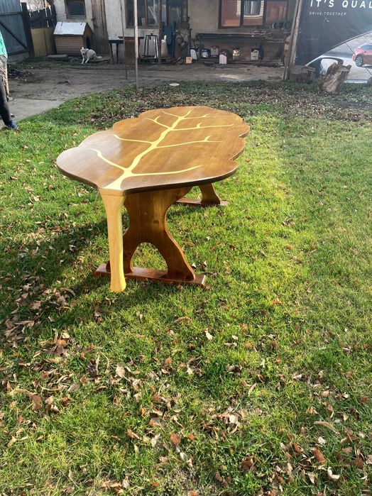 Маси и пейки от масив