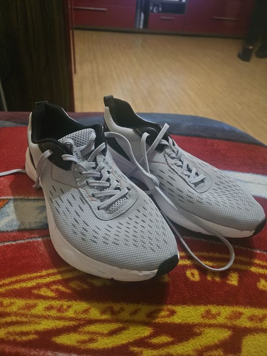 Adidasi decathlon
