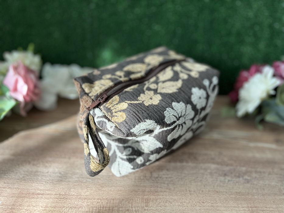 Ръчно шити несесери