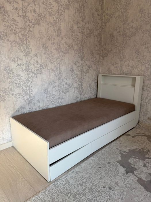 Кровать спальная