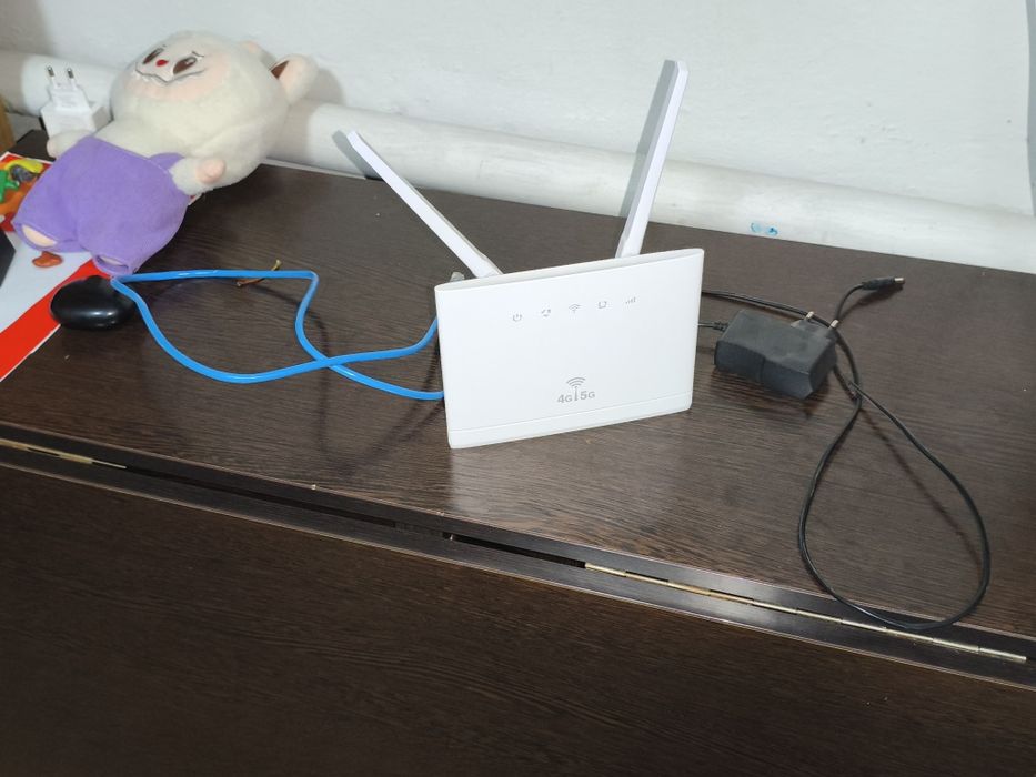 Wi-fi роутер рабочий работает от сим карты (не важно какой )