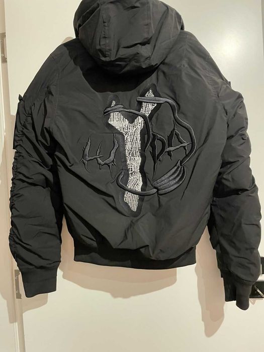 Luda бомбър яке с качулка