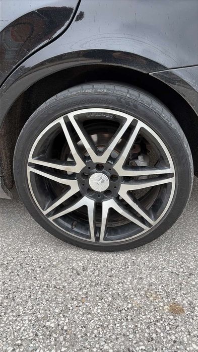 Оригинални АMG sport plus 19 Night edition
ET 44 8.5Jx19'H2