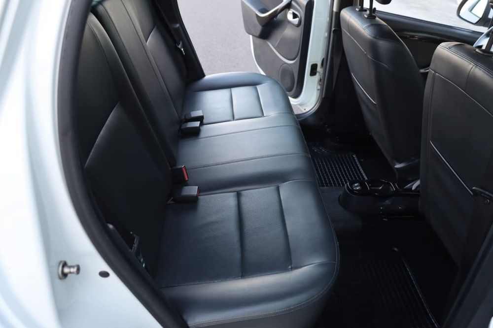 Vând duster 4x2 cu GPL 8 ani