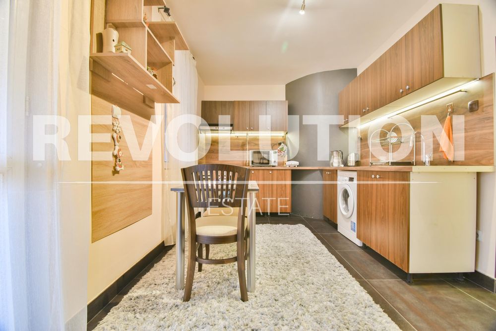 Дава се под наем Двустаен апартамент в София, Център - 80 кв.м за 750 € - Снимка #3