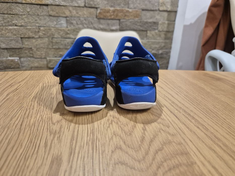 Сандали Nike 23,5