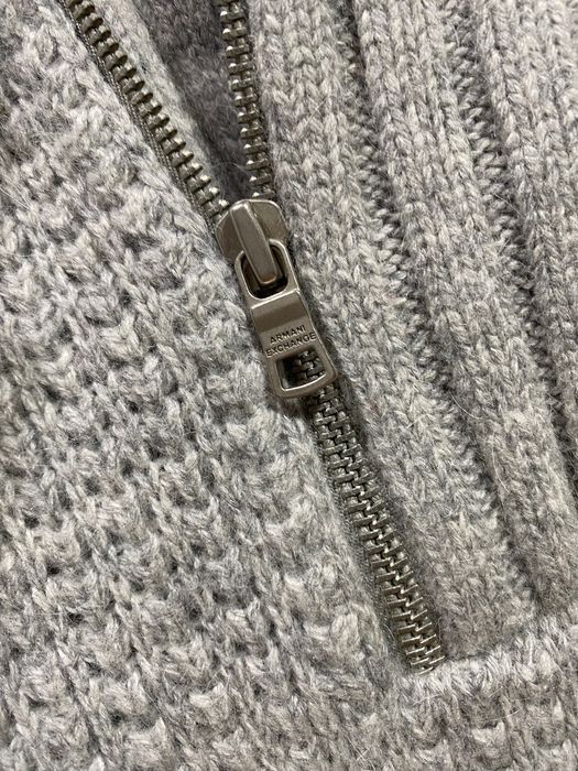 Пуловер от вълнена смес Armani Exchange в сиво