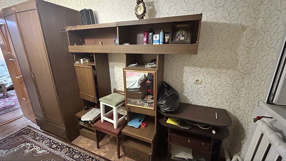 Продам шкаф и 3 стенки б/у