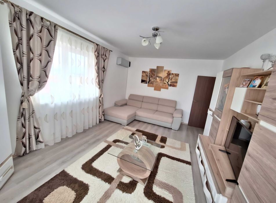 Proprietar-vanzare apartament spatios 2 camere in Subcetate Sanpetru cu loc de parcare inclus