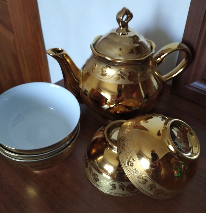 Продам  чайник с пиалками  и др. посуду