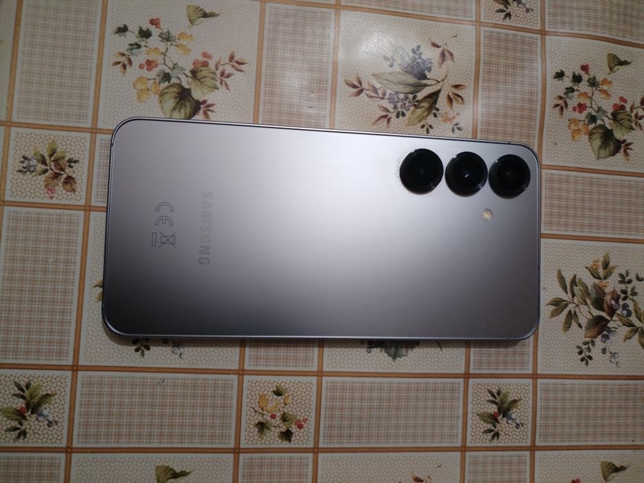 Samsung Galaxy S 25